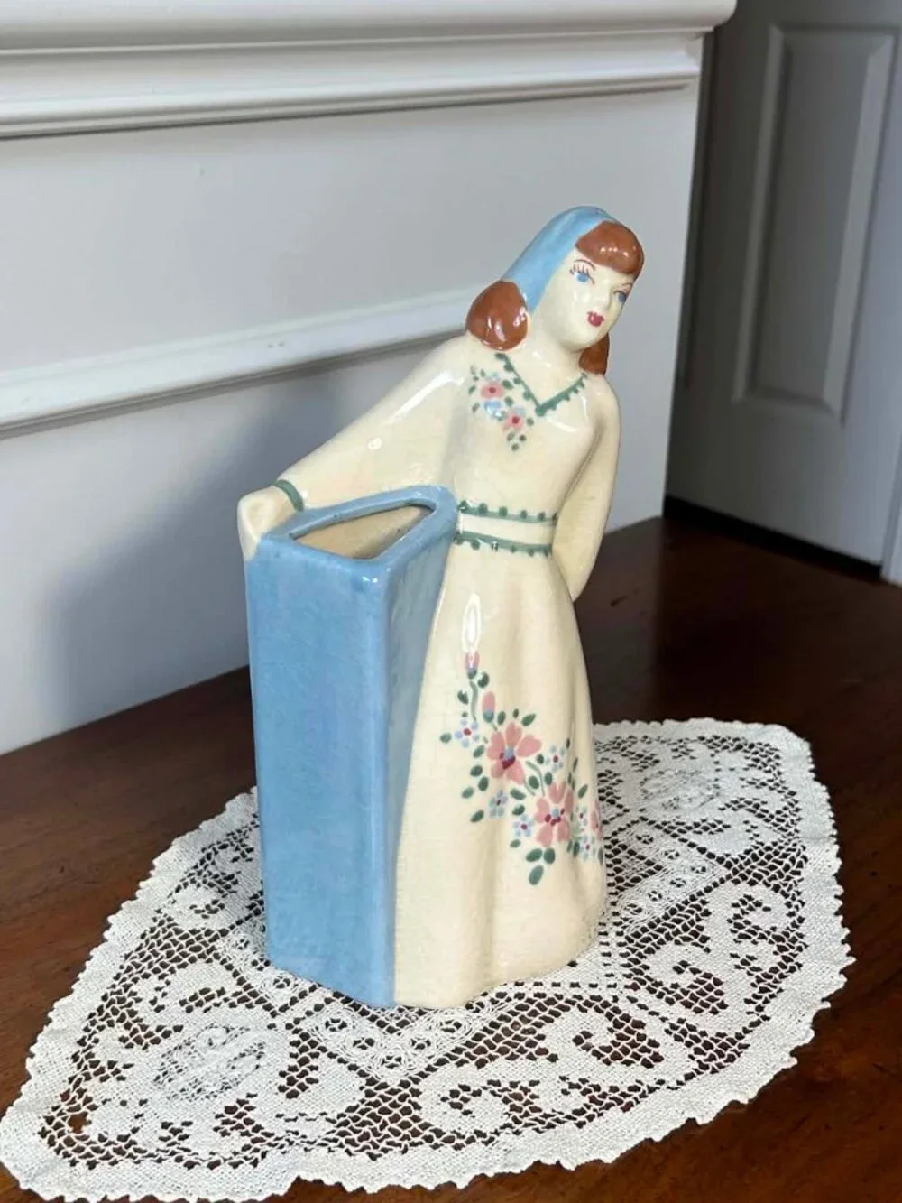 Vintage 1940s Weil Ware California Pottery Country Girl Figurine Vase 10” - Orig